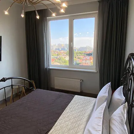 у моря, в районе аркадии вид на море Apartment Odesa
